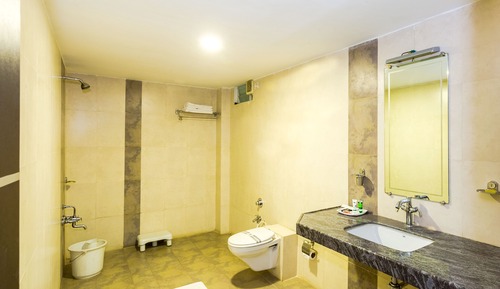 Executive-Doppelzimmer, 1 Queen-Bett, Balkon, Blick auf die Anlage