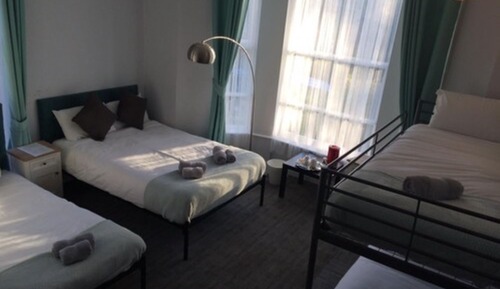 Basic-Vierbettzimmer