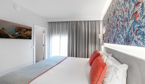 Doppel- oder Zweibettzimmer, Stadtblick