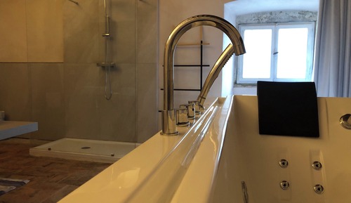 Luxury-Suite (Corso Italia 108)