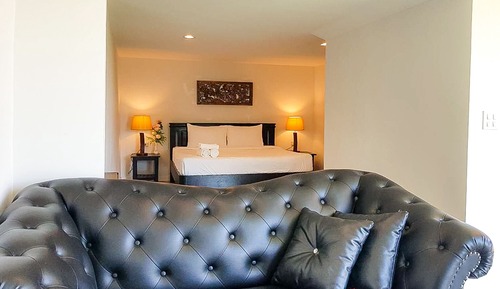 Deluxe River View King Room with Balcony