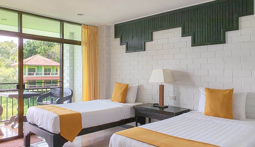 Superior River View Twin Room