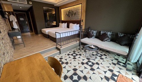 Deluxe-Zimmer, Balkon, Poolseite
