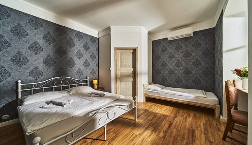 Dreibettzimmer