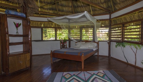 Basic-Ferienhütte, 1 Schlafzimmer, Flussblick, Bergseite