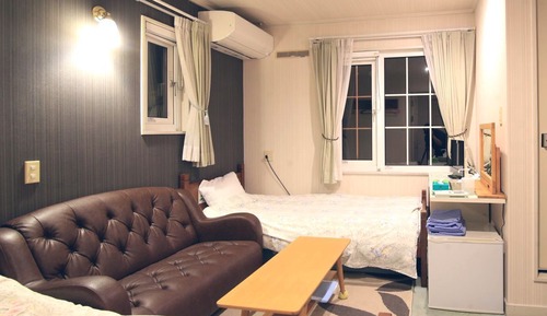 Doppel- oder Zweibettzimmer, eigenes Bad (For 1-2 guests)