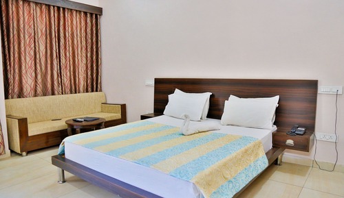 Luxury-Doppelzimmer, 1 Doppelbett, Kühlschrank, Gartenblick