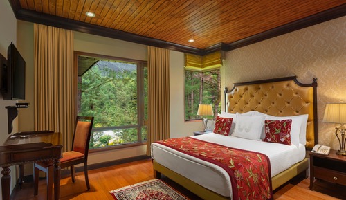 03 Bedroom Luxury Cottage