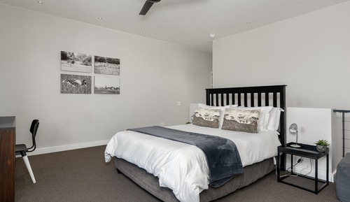 Luxury-Apartment, 2 Schlafzimmer, Balkon, eingeschränkter Meerblick (Chobe)