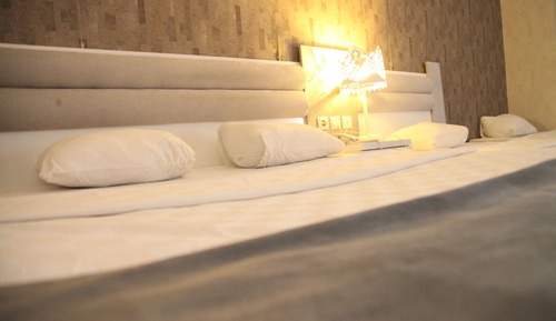 Standard-Doppel- oder -Zweibettzimmer