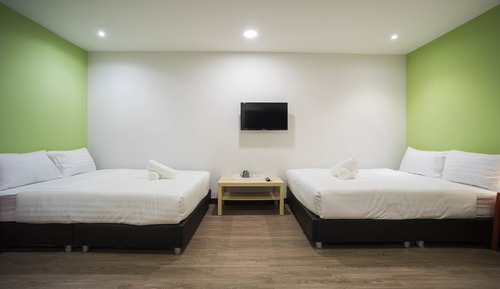 Family Room for 6 People with Private Pool 