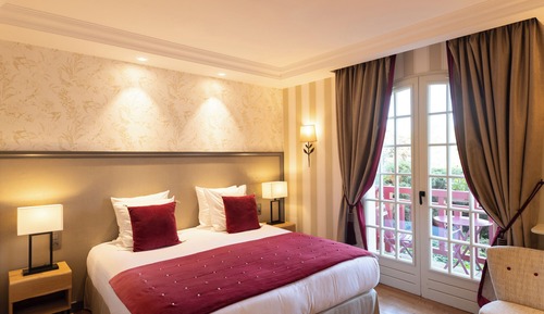 Superior-Zimmer, 1 Doppelbett, Parkblick