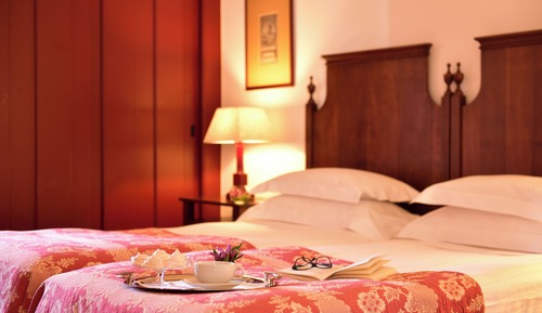 Standard-Doppel- oder -Zweibettzimmer