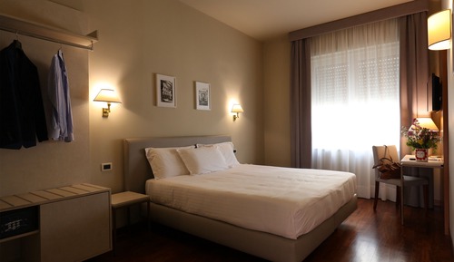 Classic-Doppel- oder -Zweibettzimmer
