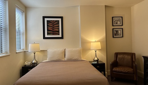 Standard-Doppelzimmer, barrierefrei, mit Bad (ADA Compatible Queen Room)