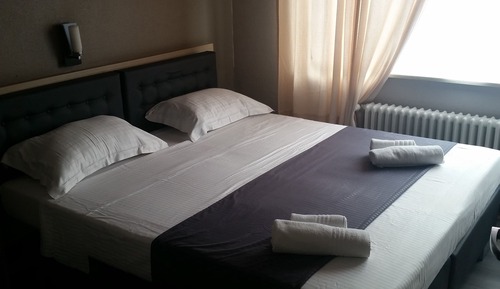 Standard-Doppel- oder -Zweibettzimmer