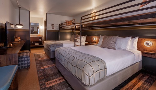 Zimmer (Ground Floor Double Queen Bunk Bed)