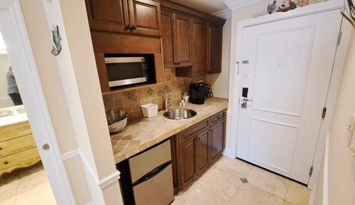 Junior Suite King 106