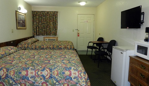 Standard Room, 2 Queen Beds (Non-Smoking)