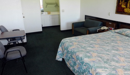 Junior Suite (Non-Smoking)