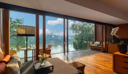 Signature-Doppelzimmer, Flussblick (Kasara)
