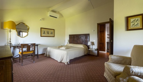 Deluxe-Doppel- oder -Zweibettzimmer