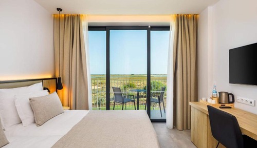 Standard-Doppelzimmer, Flussblick (Ria View)