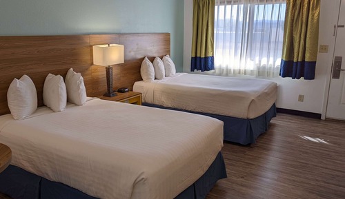 Zimmer, 2 Doppelbetten, Nichtraucher (Pet Friendly)