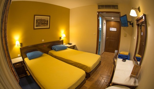 Standard-Doppel- oder -Zweibettzimmer