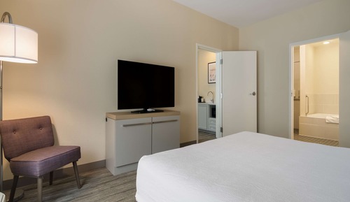 Suite, 1 King-Bett und Schlafsofa, barrierefrei, Badewanne