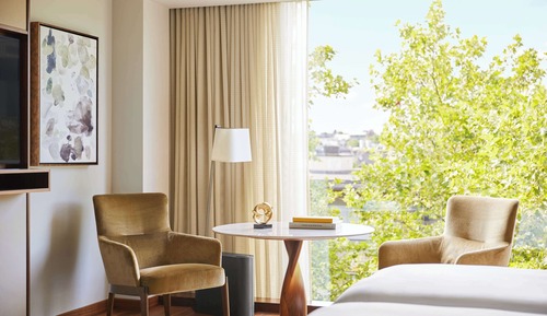 Zimmer, 1 King-Bett (High Floor)