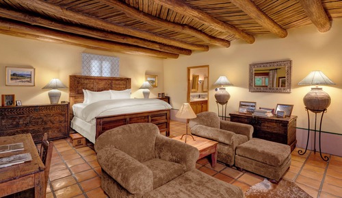 Deluxe-Zimmer, 1 King-Bett, eingeschränkter Seeblick, zum Innenhof hin