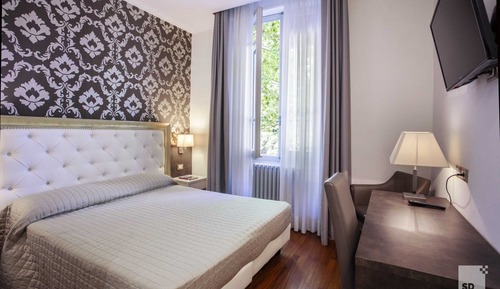 Superior-Doppel- oder -Zweibettzimmer