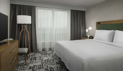 Suite, 1 King-Bett, barrierefrei (Mobility & Hearing, Roll-in Shower)