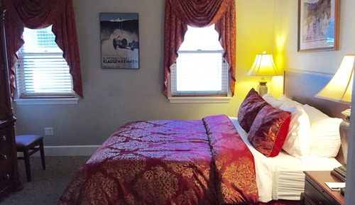 Large Extended Suite 403 (1 bdrm apt)