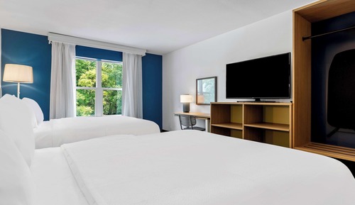 Zimmer, 2 Queen-Betten, barrierefrei (Hearing)