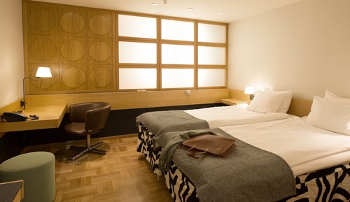 Zweibettzimmer (Cabin Without Window)