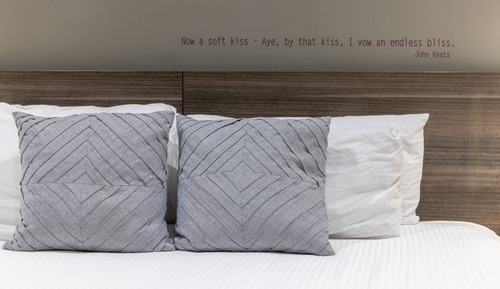 Suite (Motvale Loft)