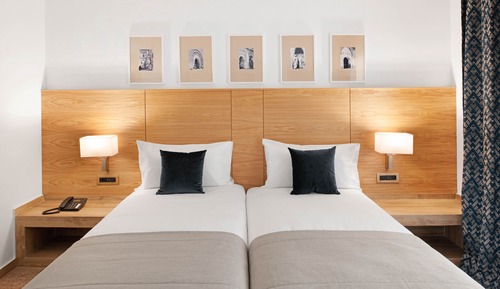 Doppelzimmer, Balkon, Poolblick