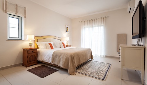 Stadtwohnung, 3 Schlafzimmer, eigener Pool