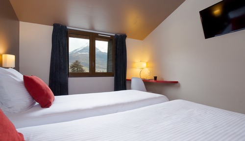 Superior-Zweibettzimmer, Blick auf die Anlage