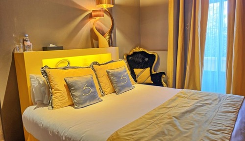 Classic-Doppel- oder -Zweibettzimmer