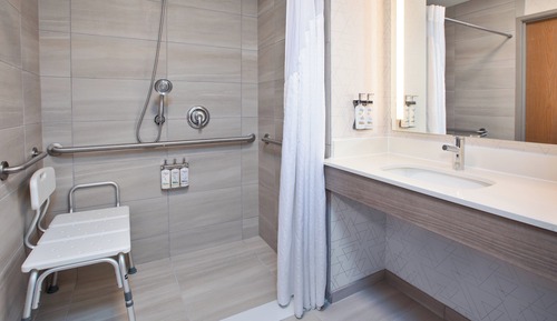 Standardzimmer, 2 Queen-Betten, barrierefrei (Mobility, Roll-In Shower)