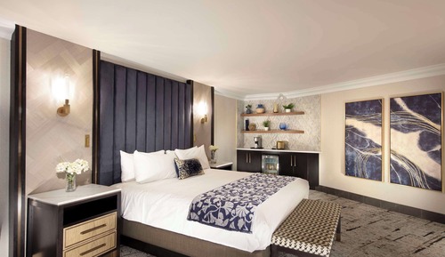 Grand Suite, 1 King Bed, Non Smoking, Refrigerator (Walk-in Shower)