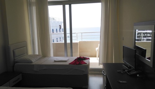 Standard-Doppel- oder -Zweibettzimmer, Poolblick
