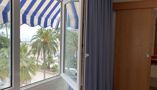 Superior-Doppel- oder -Zweibettzimmer