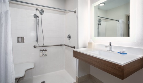 Suite, 1 King-Bett, barrierefrei (Accessible Shower)