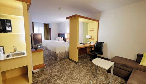 Suite, Mehrere Betten (Mobility/Hearing Accessible, Tub)