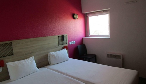 Zimmer, 1 Doppelbett, eigenes Bad (Cabrio)