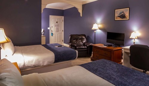 Signature-Doppelzimmer, 2 Queen-Betten, Kühlschrank und Mikrowelle, Erdgeschoss